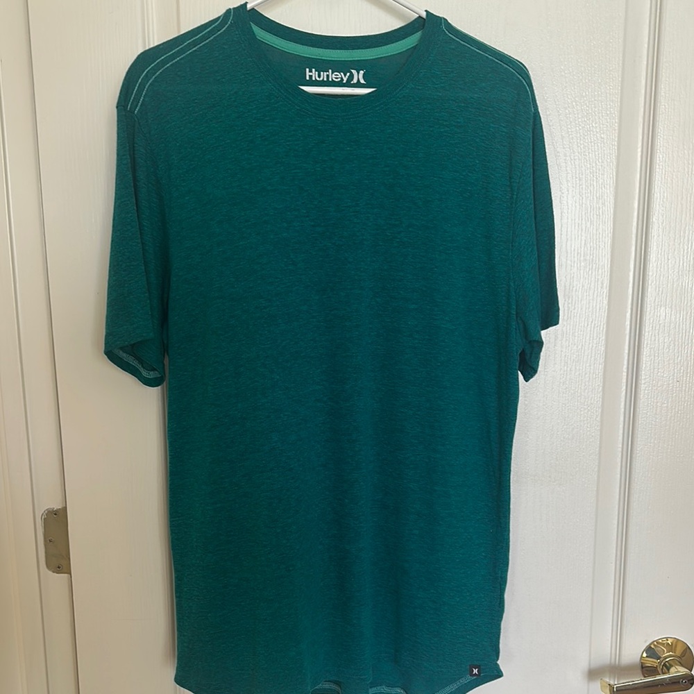 Hurley Men's Green T-Shirt Size Large Casual Every Day Attire